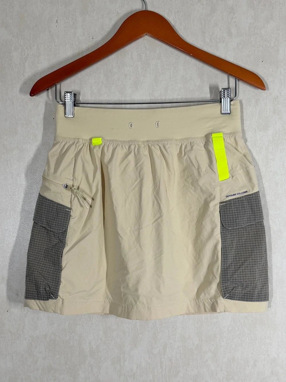 Lululemon Women’s Multi-Pocket Cargo High-Rise Hiking Skirt Skort in Prosecco 6